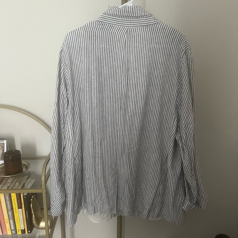 Lightweight blazer